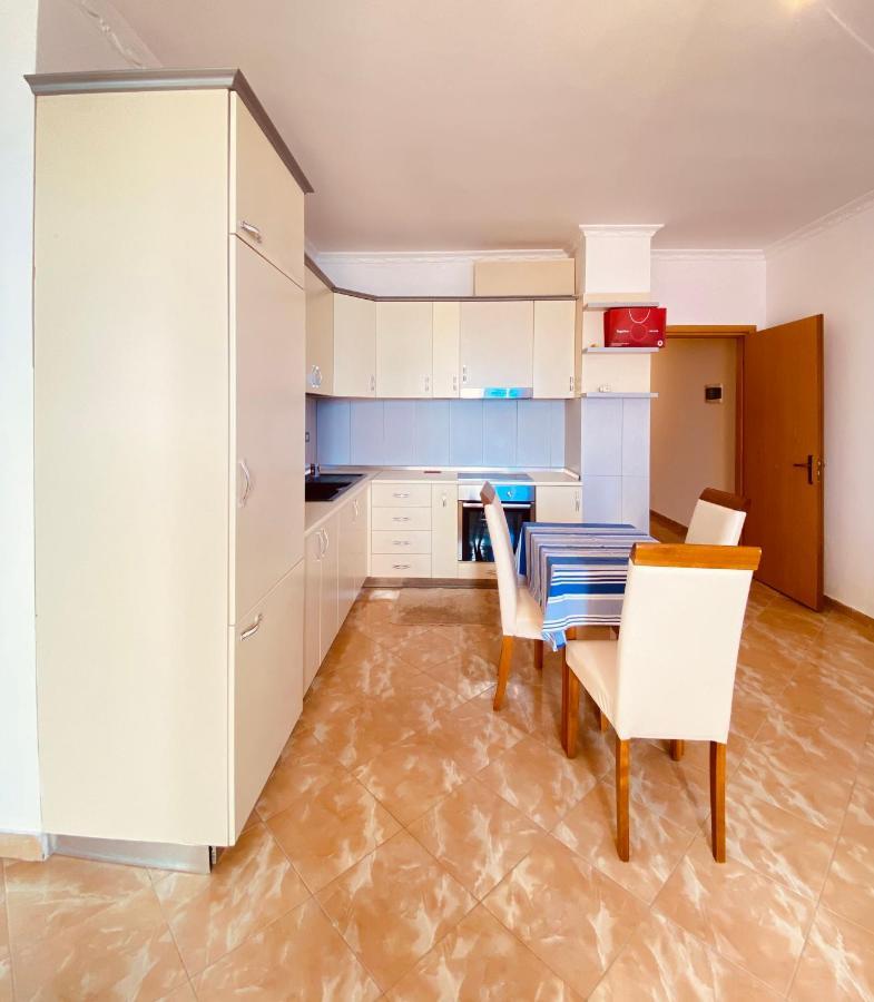 Star Apartments Durres Bagian luar foto