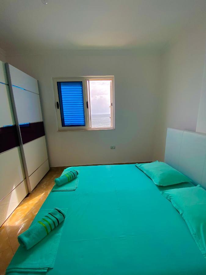 Star Apartments Durres Bagian luar foto
