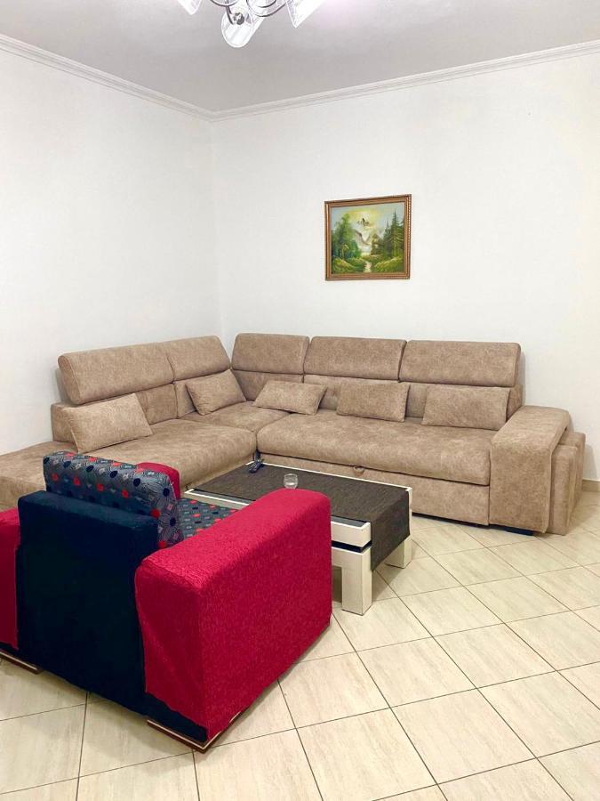 Star Apartments Durres Bagian luar foto