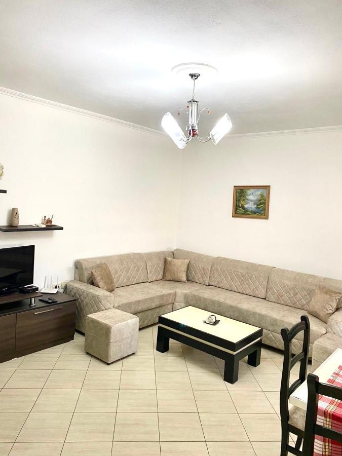 Star Apartments Durres Bagian luar foto