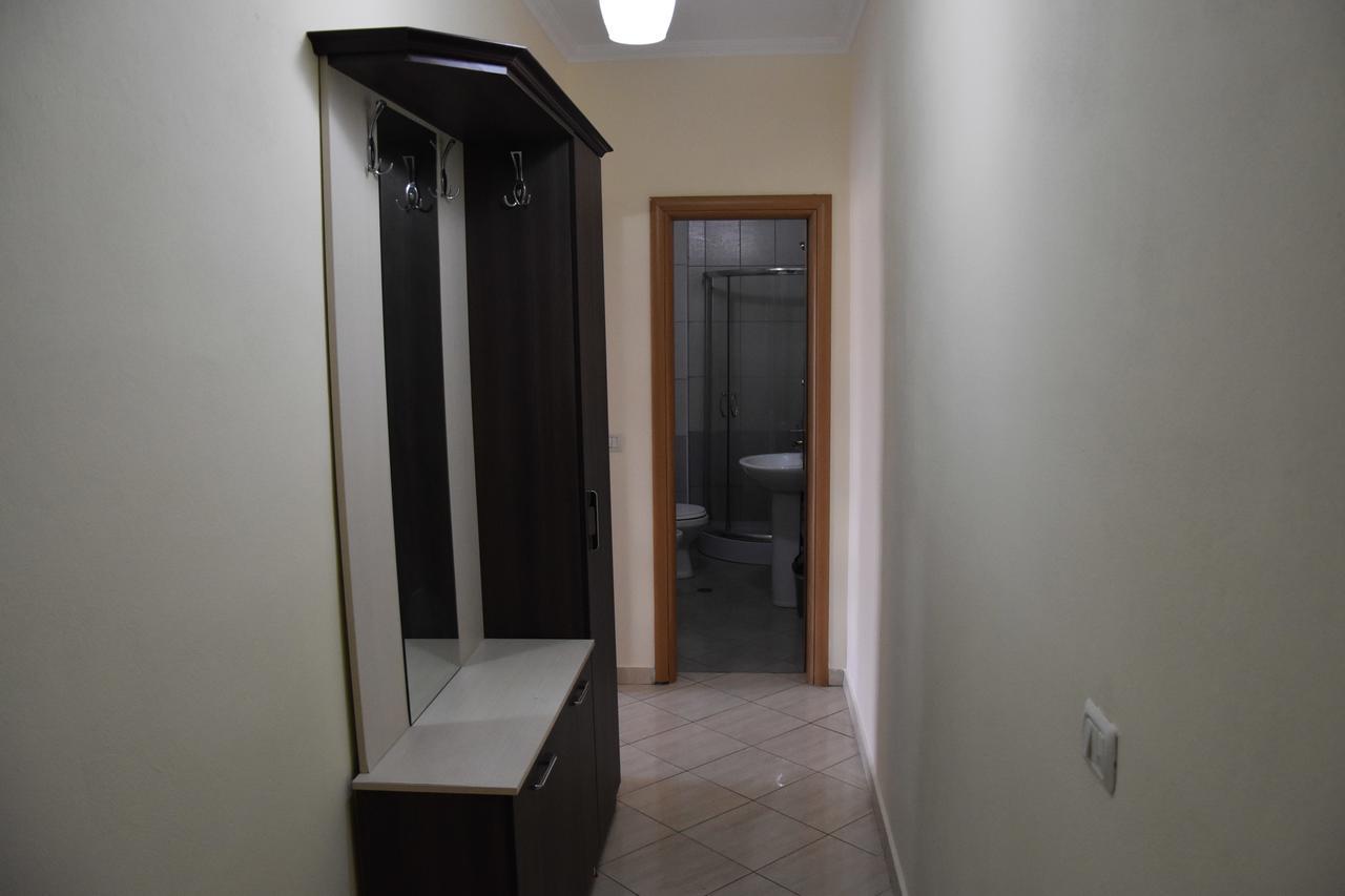 Star Apartments Durres Bagian luar foto