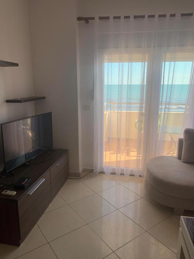 Star Apartments Durres Bagian luar foto
